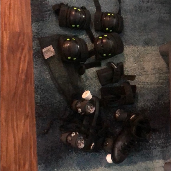 Chicago Size US Men’s 5 skates with pads - Picture 3 of 6